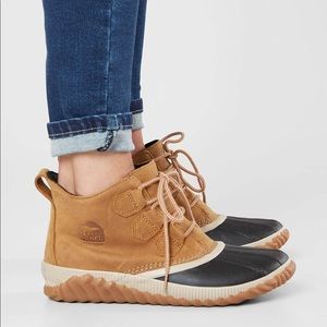 Sorel Out N About waterproof boots 🦆